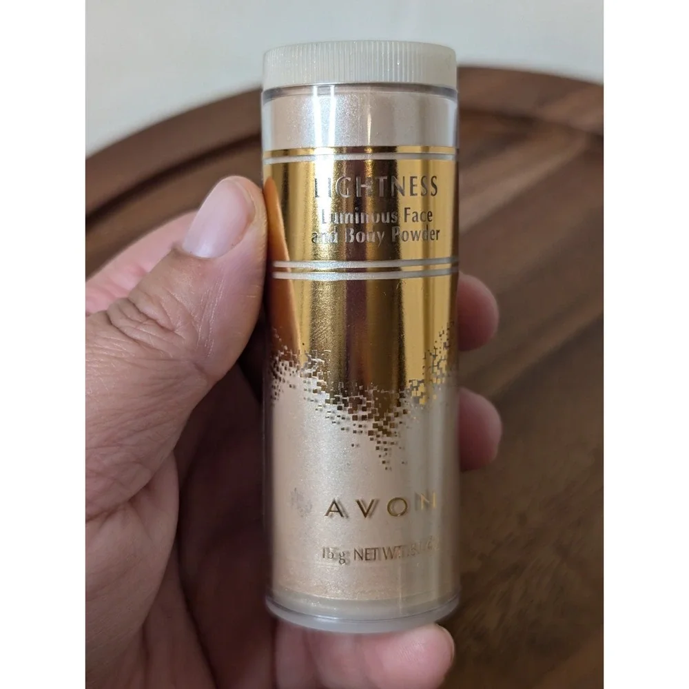 Avon Lightness Luminous‎ Face and Body Powder .50 Fl Oz New In Box Shimmer